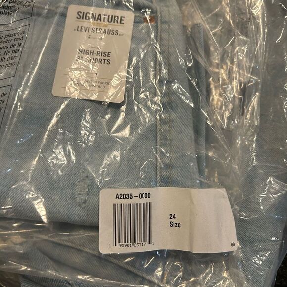 NWT Levi’s Signature denim jean shorts size 24. High rise 3 inch inseam. - Picture 6 of 9